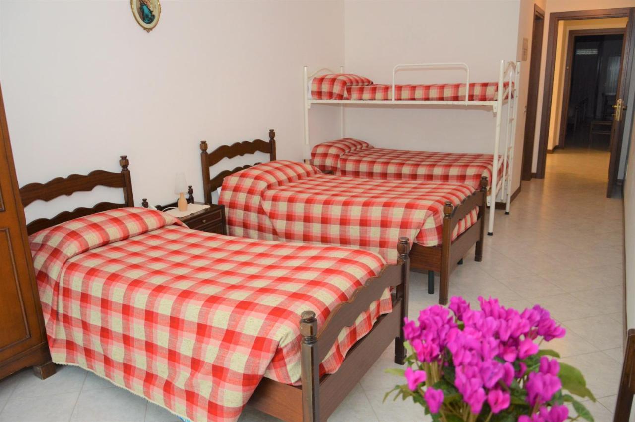 Domus Achille Fosco Hotell Ciampino Exteriör bild