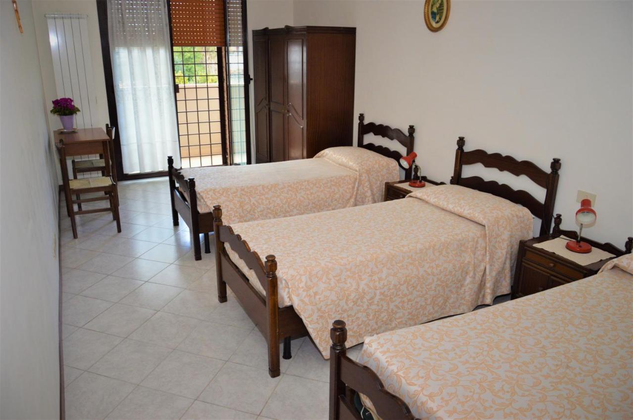Domus Achille Fosco Hotell Ciampino Exteriör bild